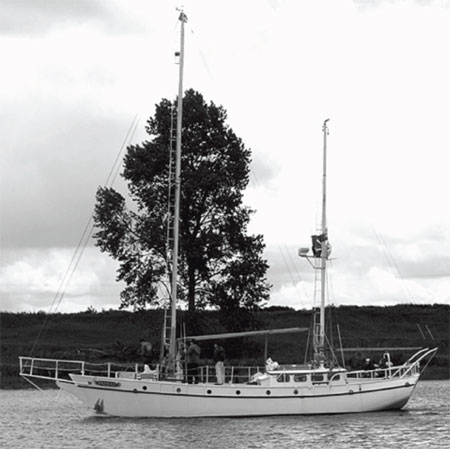 航行的15米游艇帕萨特,lundberg从洛杉矶到希腊,1965 - 1969,照片我的布莱恩漂浮物