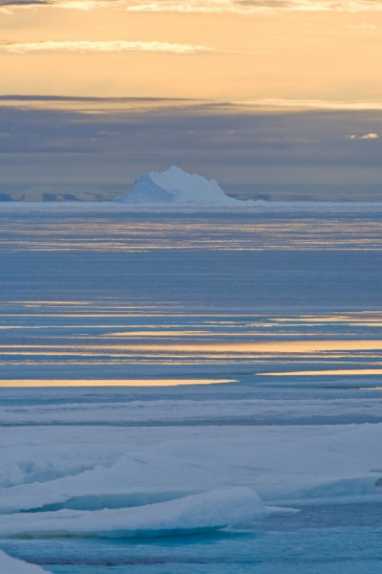 海冰上的融水，海军板，努勒维特