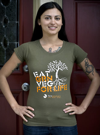 女子“吃蔬菜一生”t恤。这件t恤是在美国用100%有机棉制造的