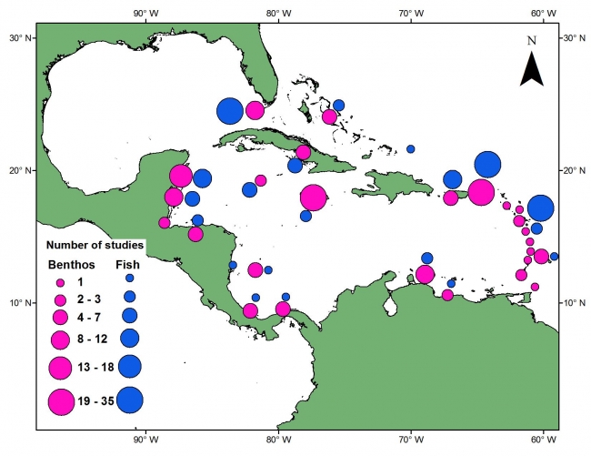 按数据国家划分的地理覆盖范围，圈的大小与底栖生物(粉色)和鱼类(蓝色)的数据集数量成正比。