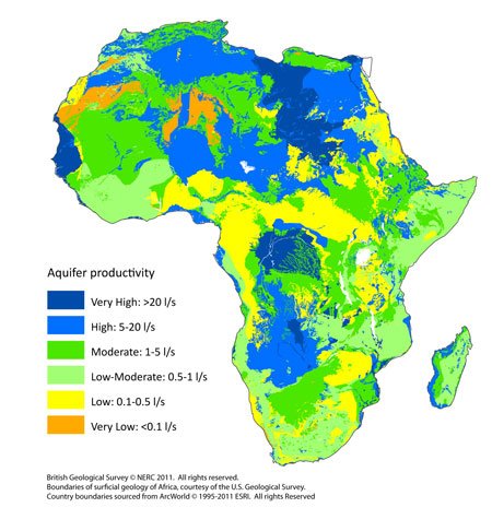 非洲的含水层生产力，显示使用适当的技术和专业知识钻孔和占用的钻孔的可能间位范围