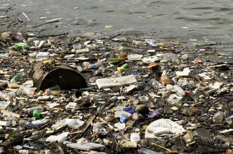 大西洋的塑料污染