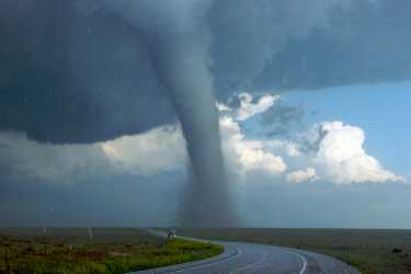 毁灭性的开始——一个警告美国龙卷风季节?
