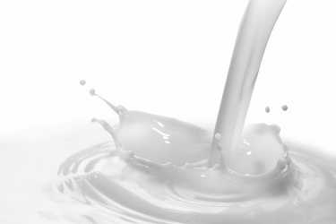 牛奶中的亚硝酸盐中毒导致中国三个孩子死亡