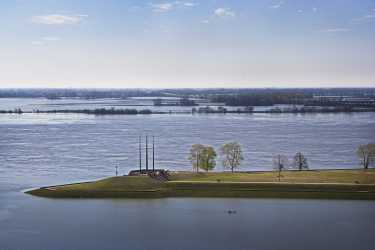 将密西西比河的洪水向西转移的计划正在提出