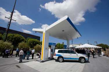 丰田建立氢气站准备新燃料电池汽车