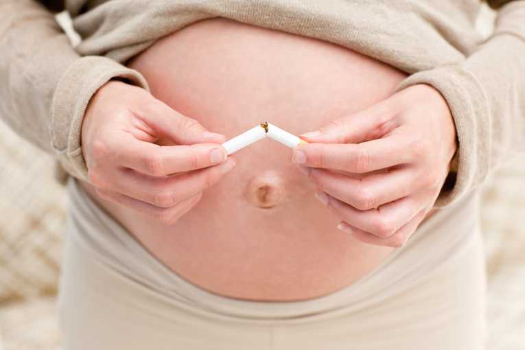 怀孕期间停止吸烟会降低婴儿的健康风险必威国际必威官网“title=