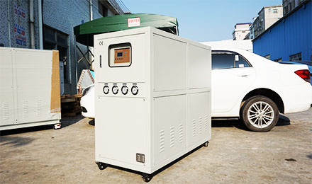 風冷螺桿式冷水機優點是什么？
